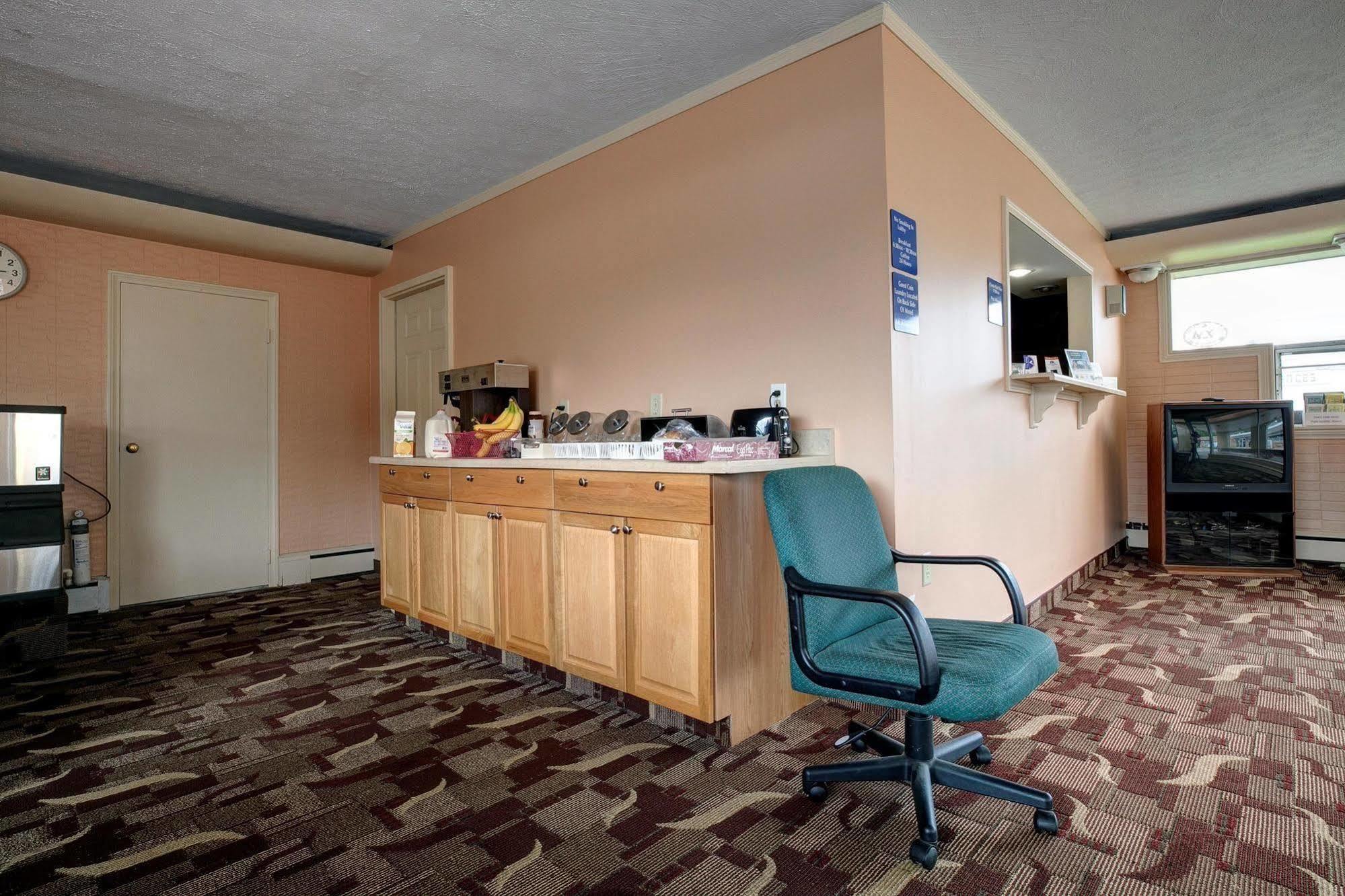 Americas Best Value Inn برادفورد المطعم الصورة